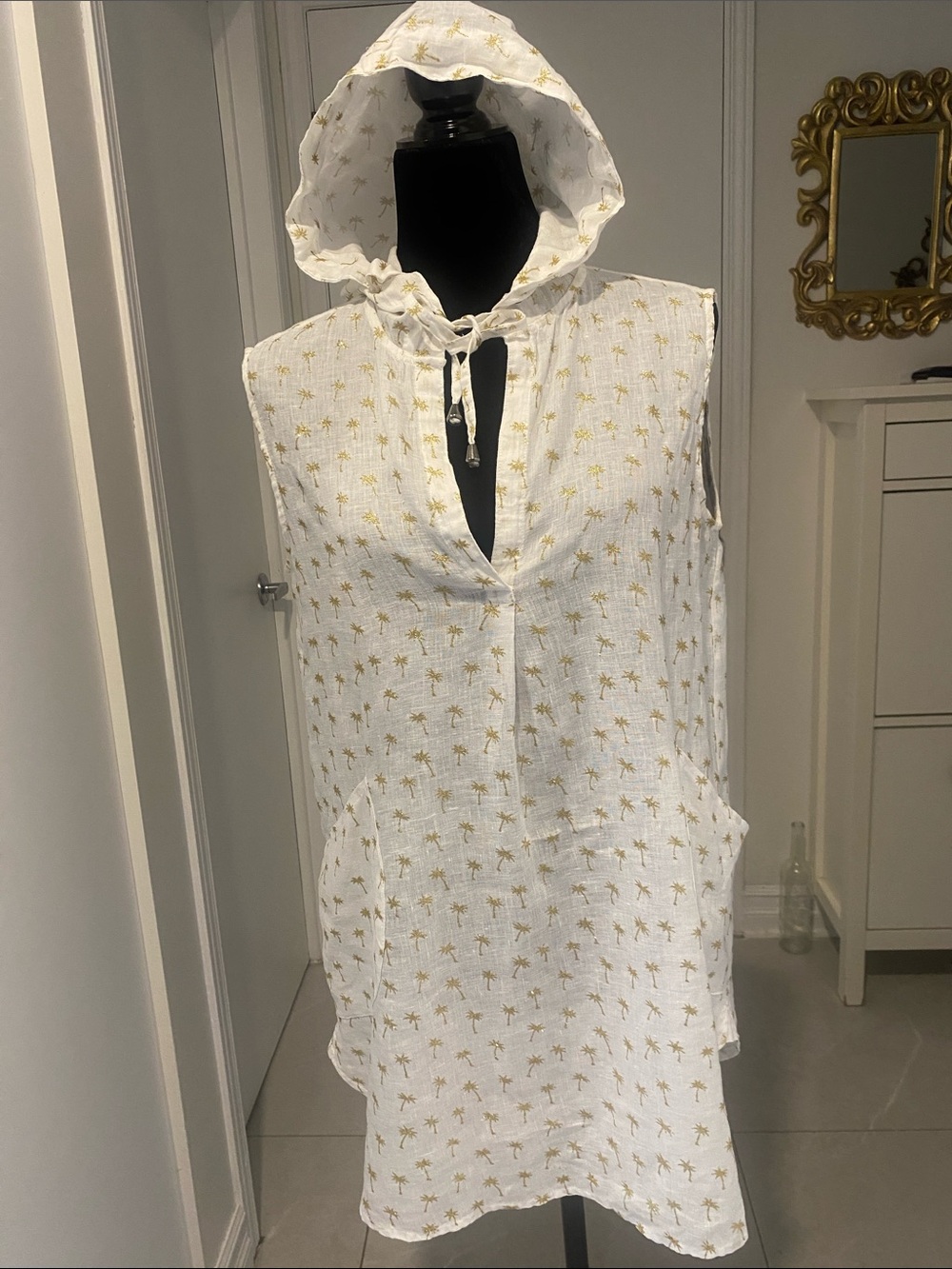 Beach Tunic/cover in White & Gold w hood & pockets Size Small